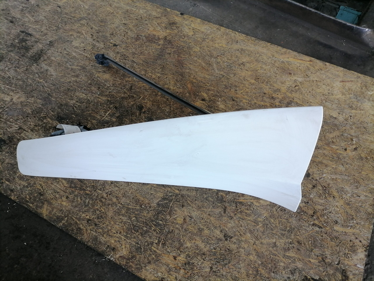 Scania Air deflector 1348513 - Aerodinámica/ Spoiler para Camión: foto 2 Scania Air deflector 1348513 - Aerodinámica/ Spoiler para Camión: foto 2