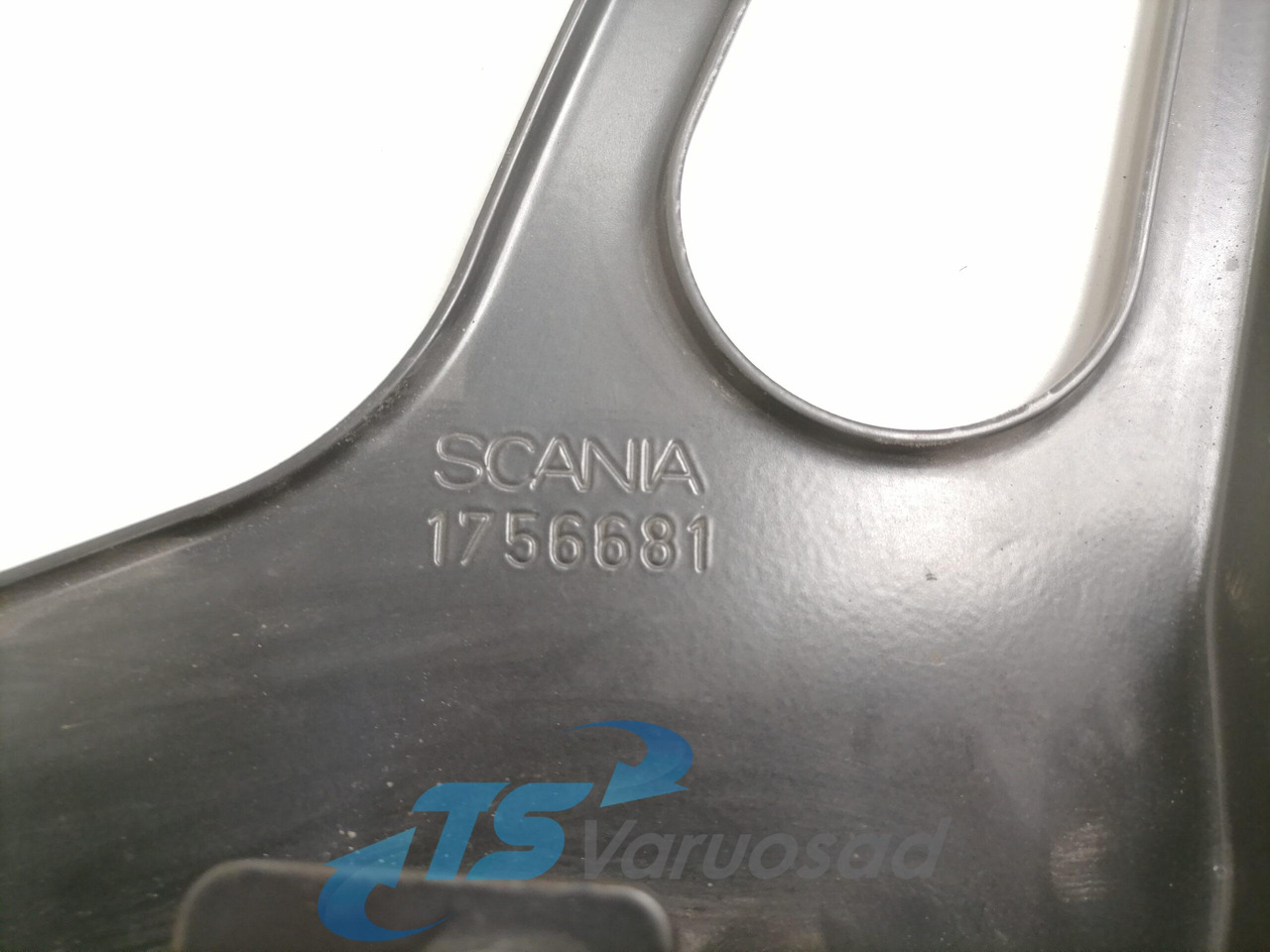 Scania Air deflector bracket 1756681 - Pieza universal para Camión: foto 5 Scania Air deflector bracket 1756681 - Pieza universal para Camión: foto 5