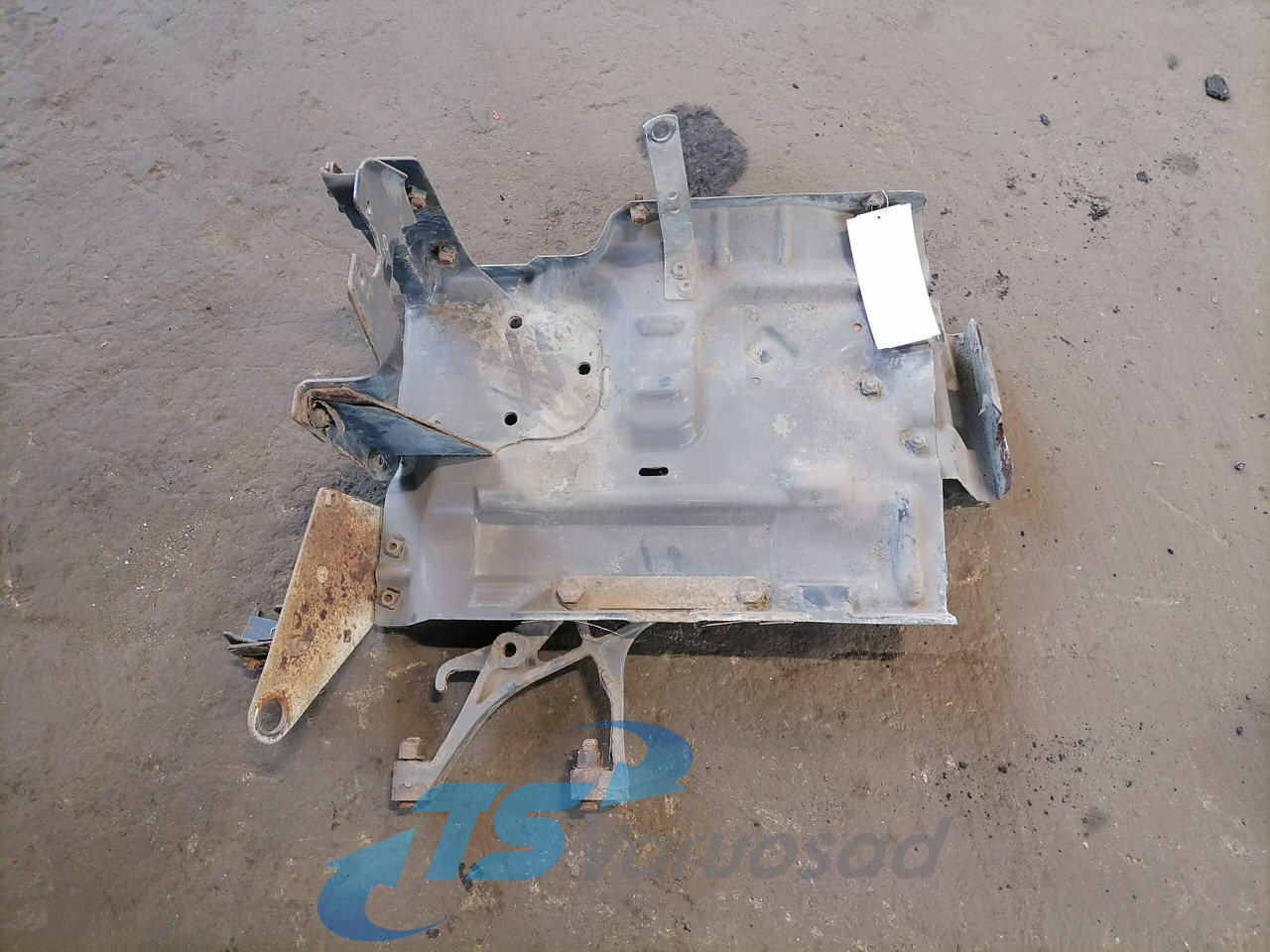 Scania Air dryer carrier plate 1367477 - Válvula de freno para Camión: foto 3 Scania Air dryer carrier plate 1367477 - Válvula de freno para Camión: foto 3