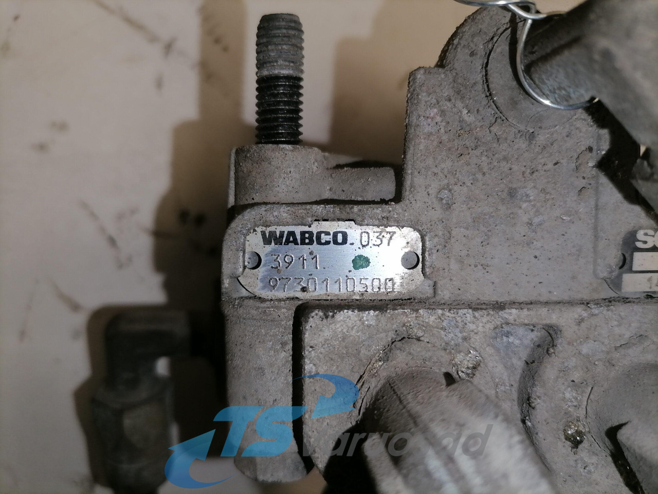 Scania Air pressure control valve 1425183 - Válvula de freno para Camión: foto 4 Scania Air pressure control valve 1425183 - Válvula de freno para Camión: foto 4