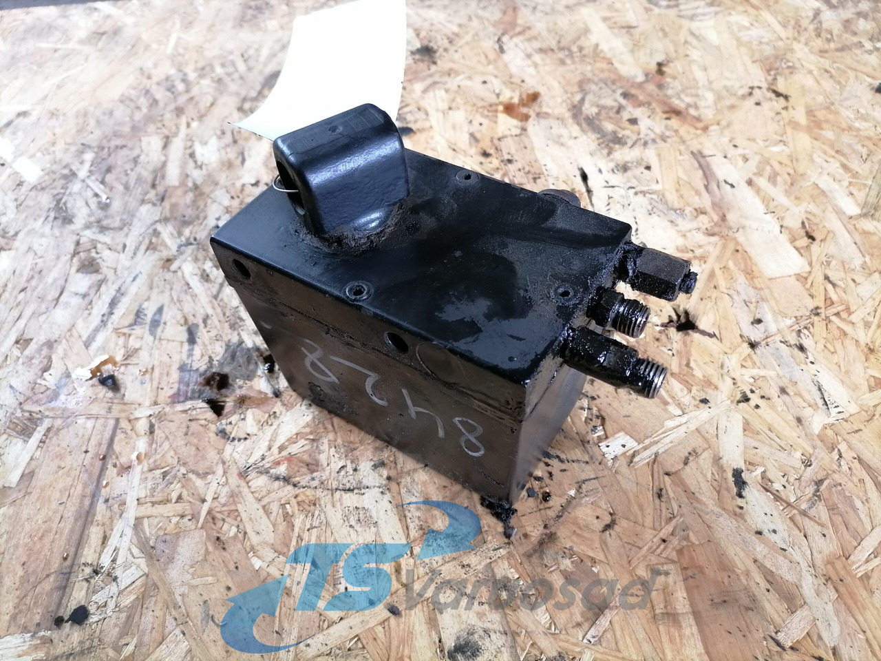 Scania Cab tilting pump 1549741 - Suspensión de cabina para Camión: foto 1 Scania Cab tilting pump 1549741 - Suspensión de cabina para Camión: foto 1