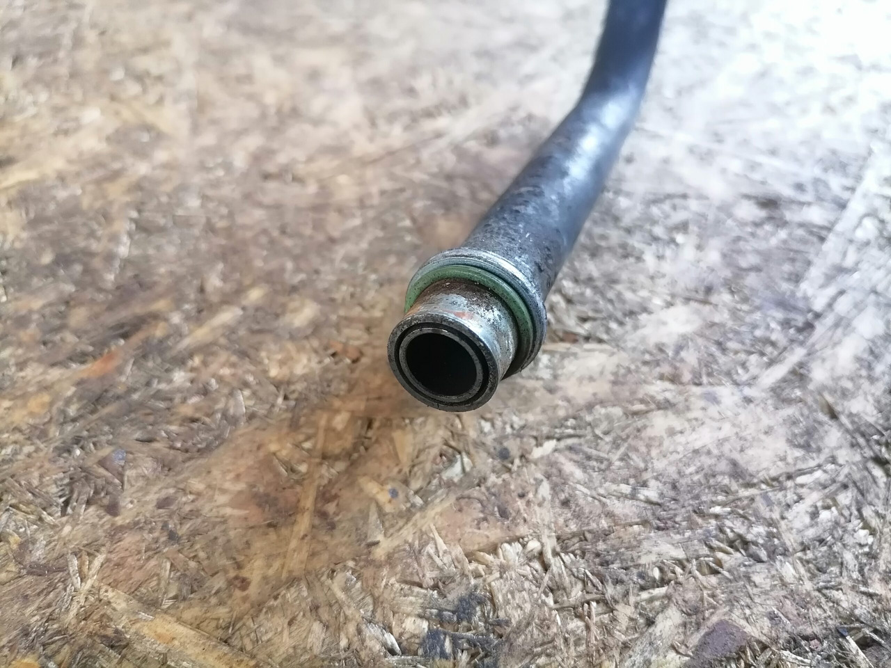 Scania Compressor air pipe 1863947 - Compresor para Camión: foto 2 Scania Compressor air pipe 1863947 - Compresor para Camión: foto 2