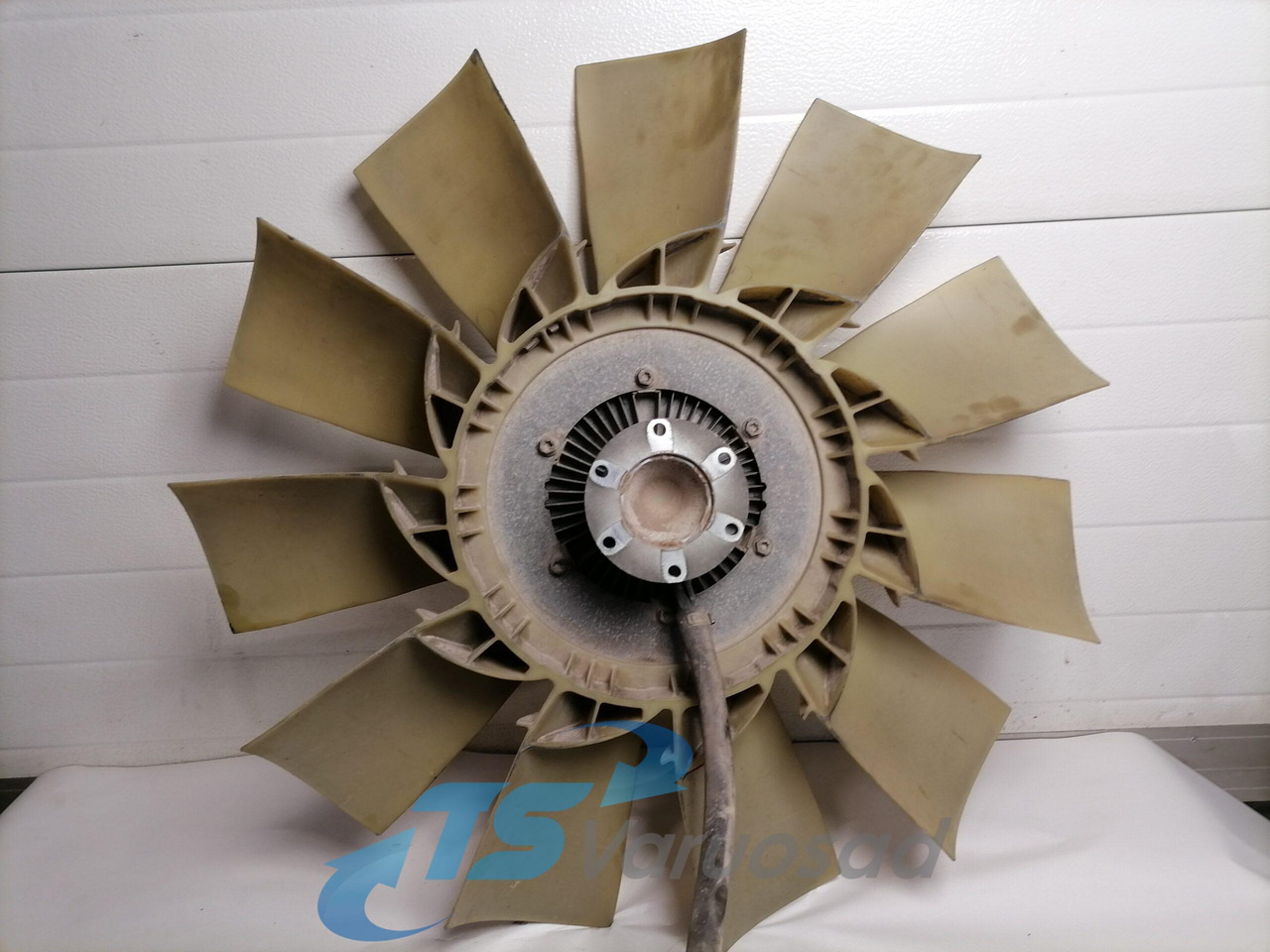 Scania Cooling fan 1763618 - Ventilador para Camión: foto 2 Scania Cooling fan 1763618 - Ventilador para Camión: foto 2