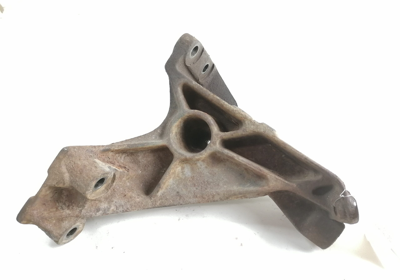 Scania Front bumper carrier 1404477 - Parachoques para Camión: foto 2 Scania Front bumper carrier 1404477 - Parachoques para Camión: foto 2