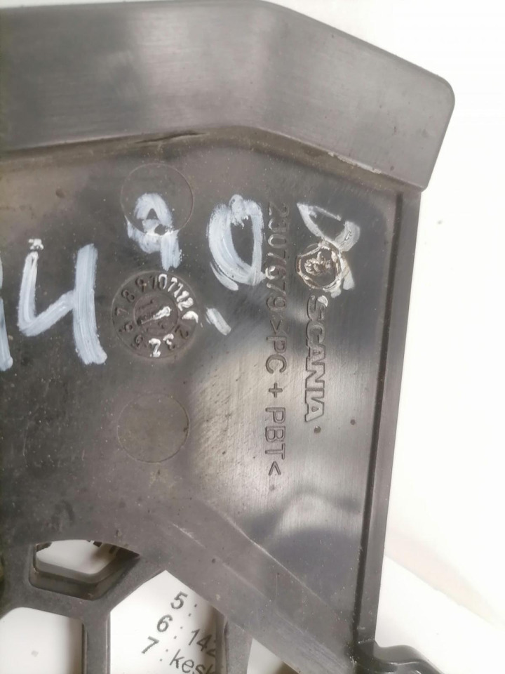 Scania Grille panel 2307679 - Parrilla para Camión: foto 4 Scania Grille panel 2307679 - Parrilla para Camión: foto 4