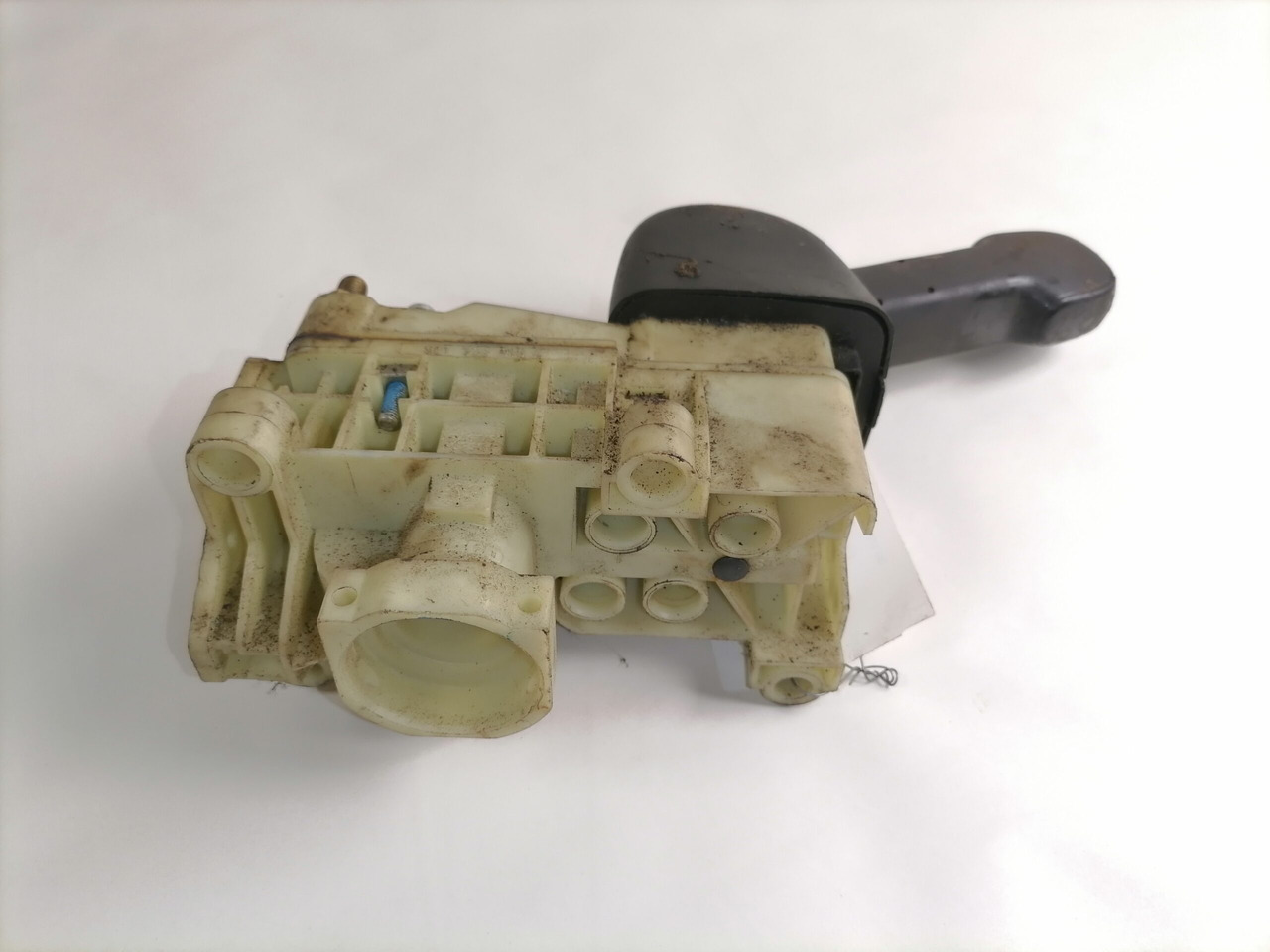 Scania Handbrake control lever 1882115 - Pieza universal para Camión: foto 4 Scania Handbrake control lever 1882115 - Pieza universal para Camión: foto 4
