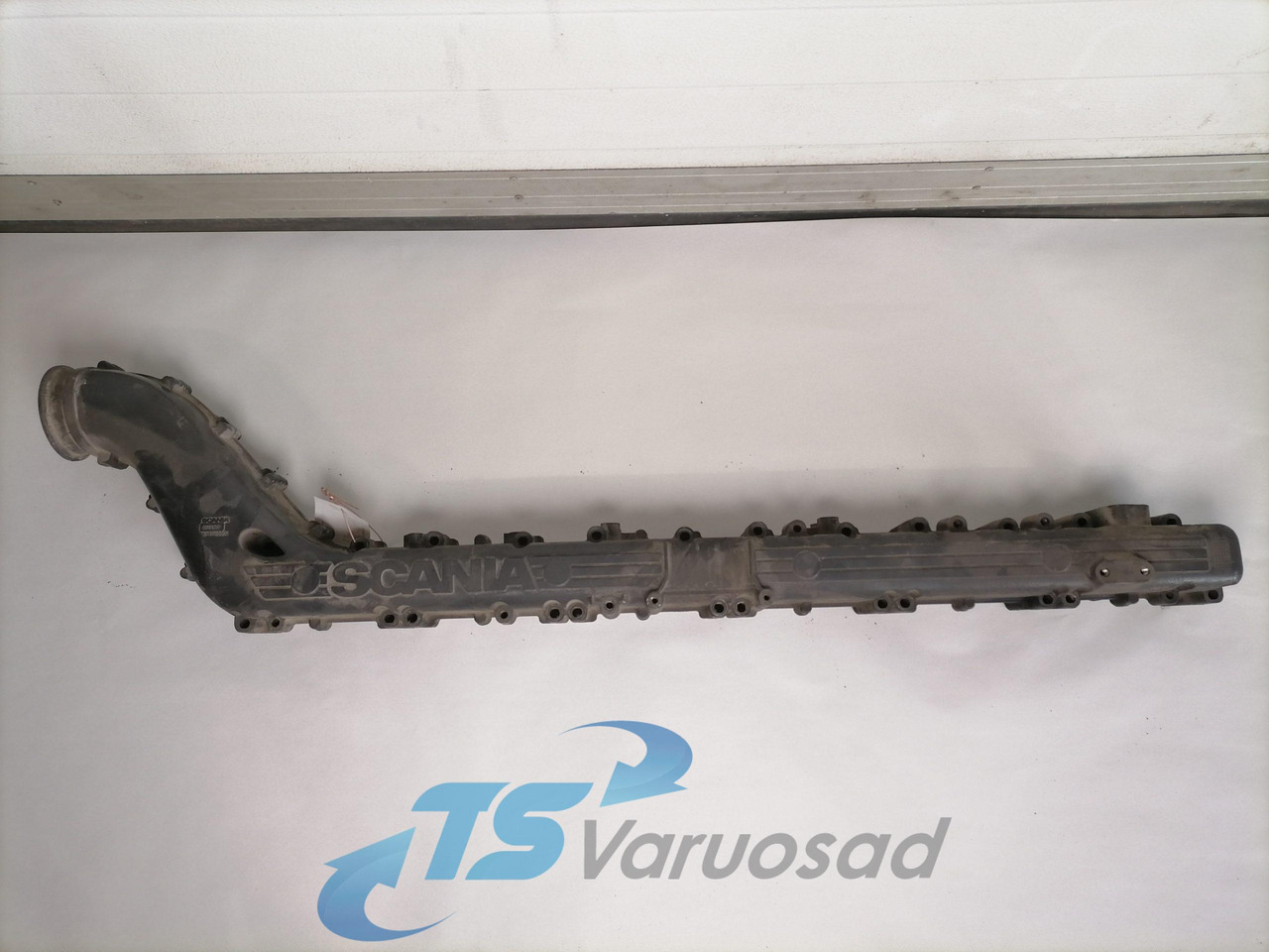 Scania Intake mainfold 1893329 - Colector de admisión para Camión: foto 1 Scania Intake mainfold 1893329 - Colector de admisión para Camión: foto 1