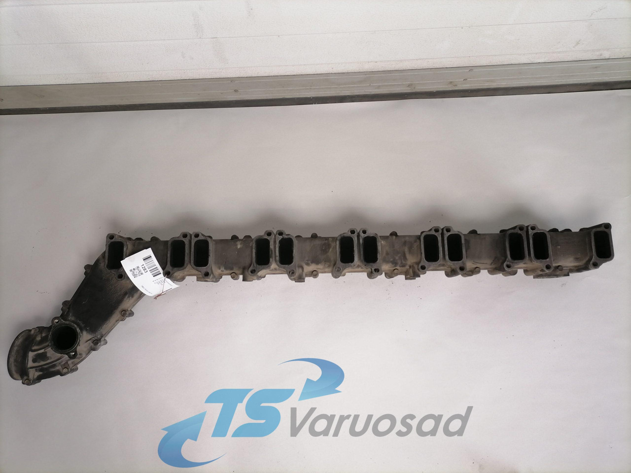 Scania Intake mainfold 1893329 - Colector de admisión para Camión: foto 2 Scania Intake mainfold 1893329 - Colector de admisión para Camión: foto 2