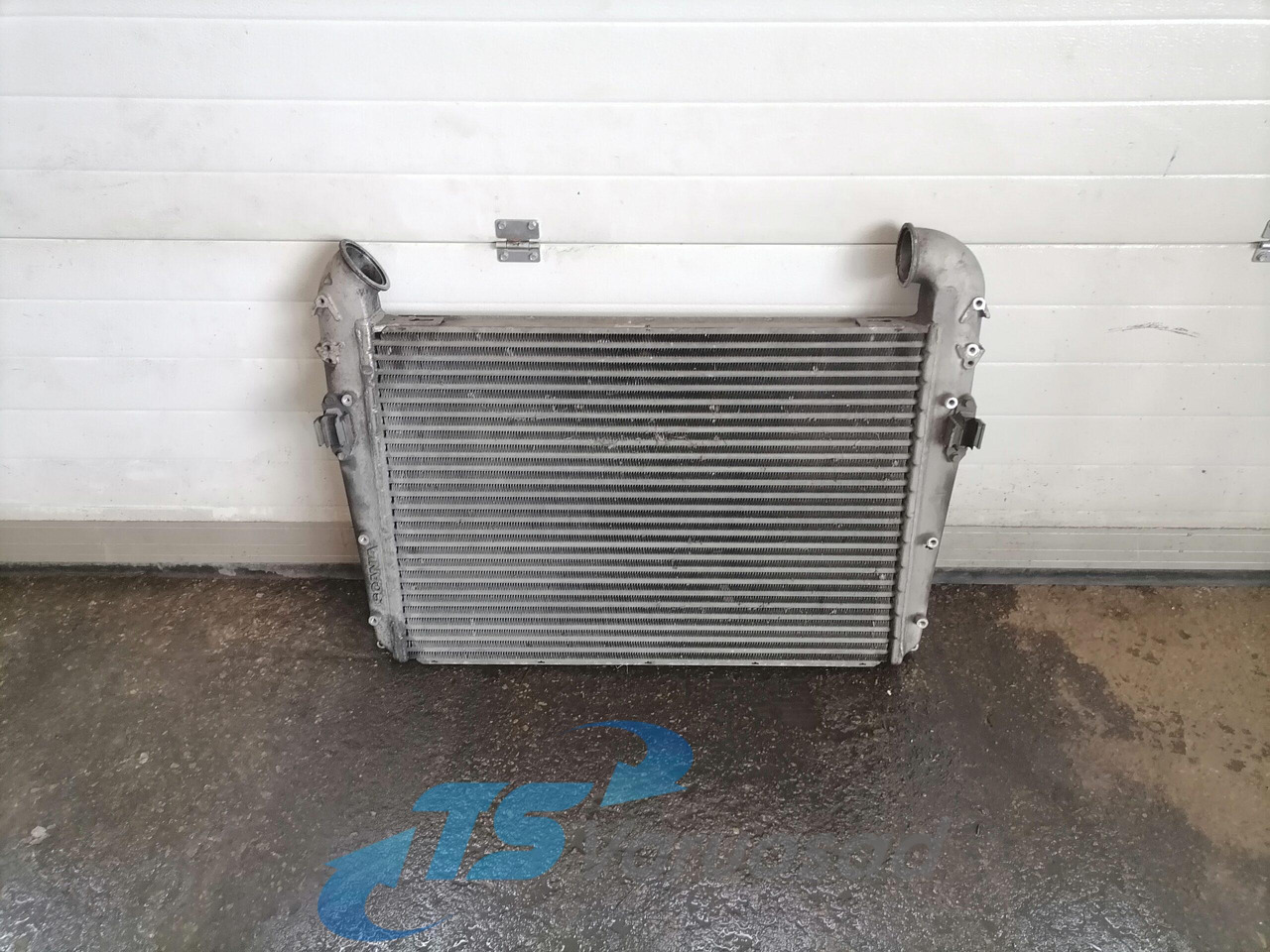 Scania Intercooler radiator 1400937 - Intercooler para Camión: foto 1 Scania Intercooler radiator 1400937 - Intercooler para Camión: foto 1
