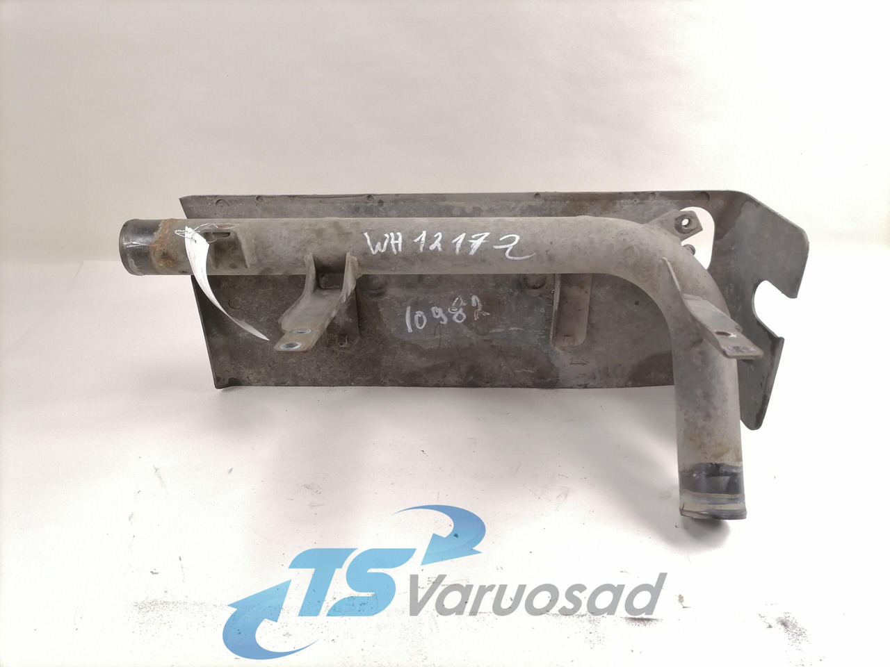 Scania Jahutusvedeliku toru, retarder 1856589 - Sistema de refrigeración para Camión: foto 1 Scania Jahutusvedeliku toru, retarder 1856589 - Sistema de refrigeración para Camión: foto 1