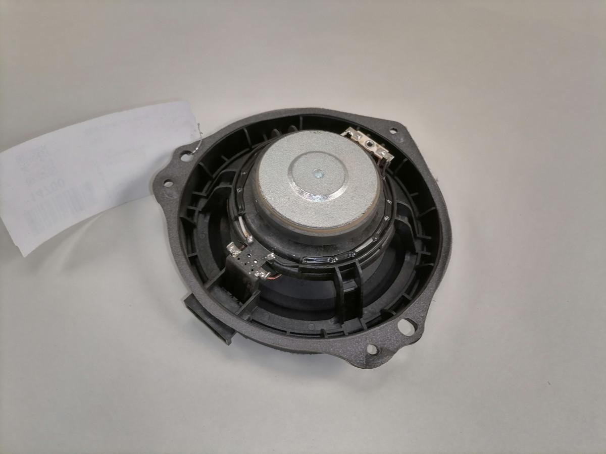 Scania Kõlar 2026780 - Cabina e interior para Camión: foto 4 Scania Kõlar 2026780 - Cabina e interior para Camión: foto 4