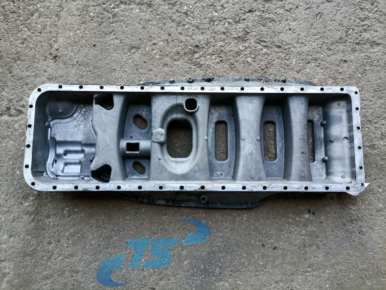 Scania Ladder frame 1762258 - Cárter de aceite para Camión: foto 4 Scania Ladder frame 1762258 - Cárter de aceite para Camión: foto 4
