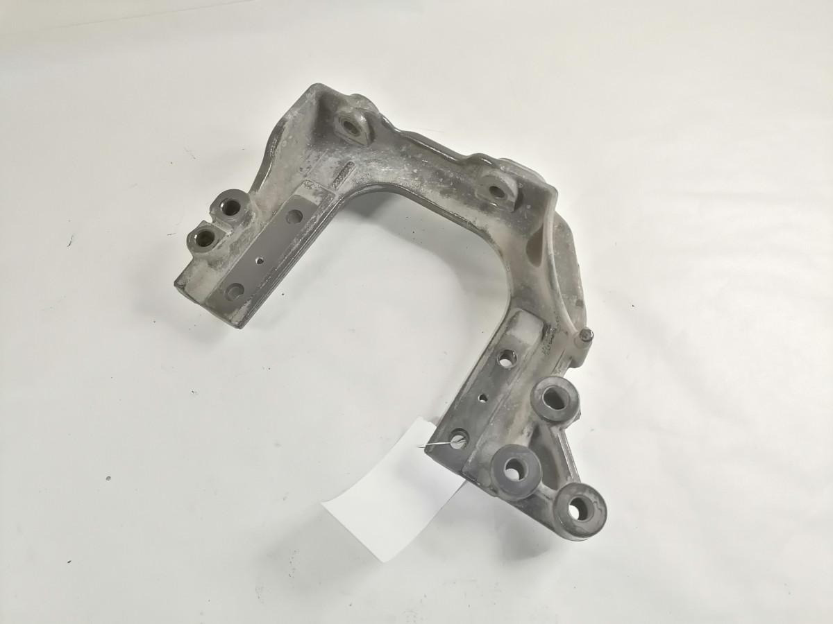 Scania Mudguard bracket 2356049 - Pieza universal para Camión: foto 3 Scania Mudguard bracket 2356049 - Pieza universal para Camión: foto 3