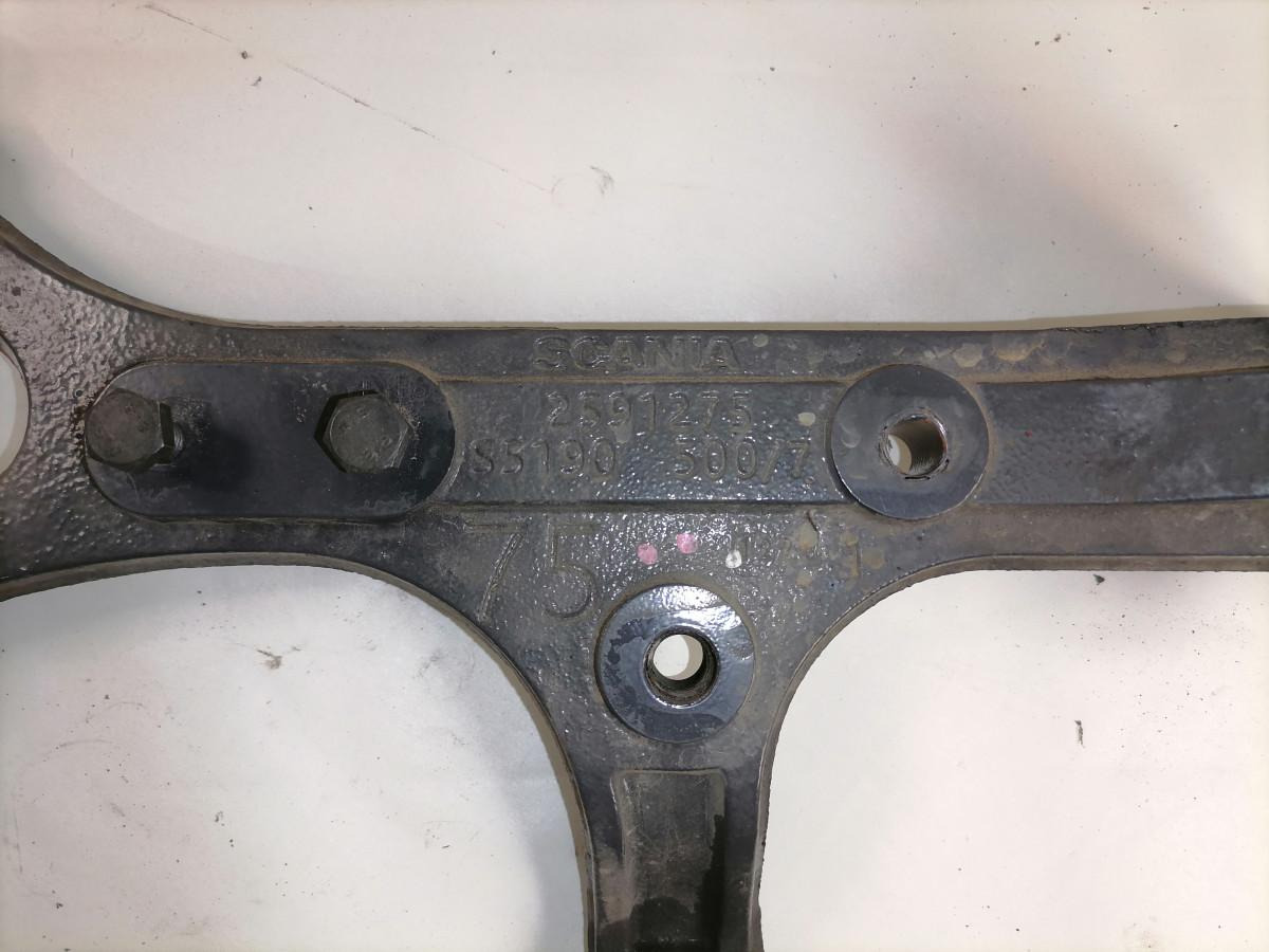 Scania Mudguard bracket 2591275 - Pieza universal para Camión: foto 4 Scania Mudguard bracket 2591275 - Pieza universal para Camión: foto 4
