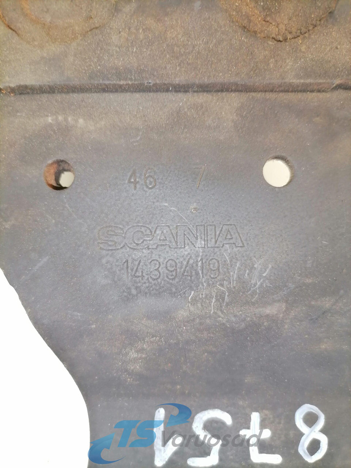 Scania Muffler carrier 1439419 - Silenciador para Camión: foto 4 Scania Muffler carrier 1439419 - Silenciador para Camión: foto 4