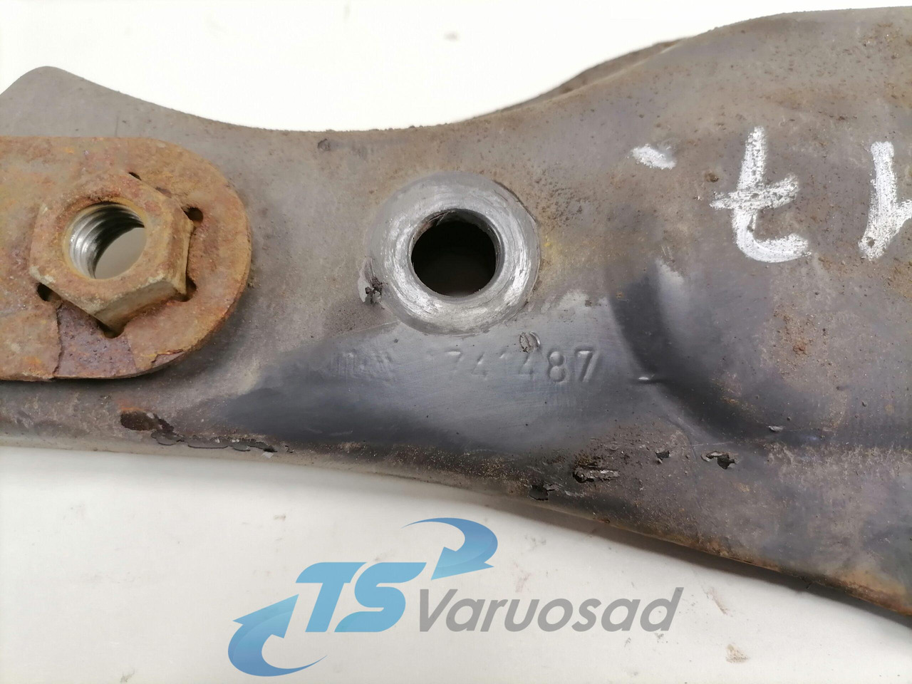 Scania Muffler carrier 1741487 - Silenciador para Camión: foto 3 Scania Muffler carrier 1741487 - Silenciador para Camión: foto 3