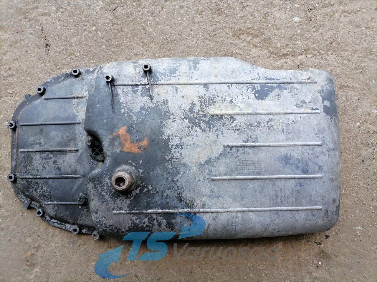 Scania Oil sump 1762255 - Cárter de aceite para Camión: foto 4 Scania Oil sump 1762255 - Cárter de aceite para Camión: foto 4