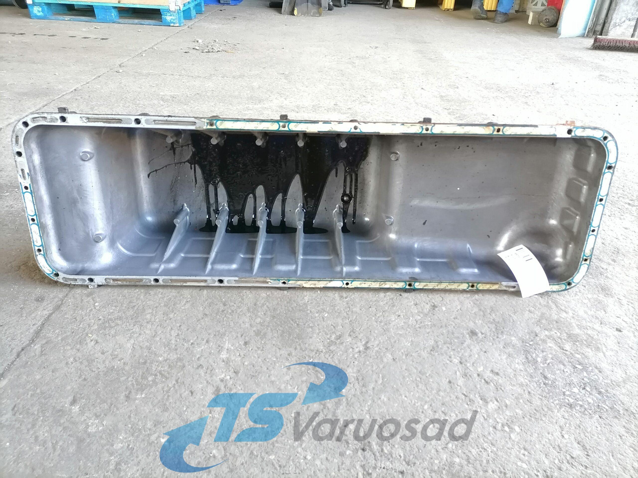 Scania Oil sump 1766826 - Cárter de aceite para Camión: foto 2 Scania Oil sump 1766826 - Cárter de aceite para Camión: foto 2