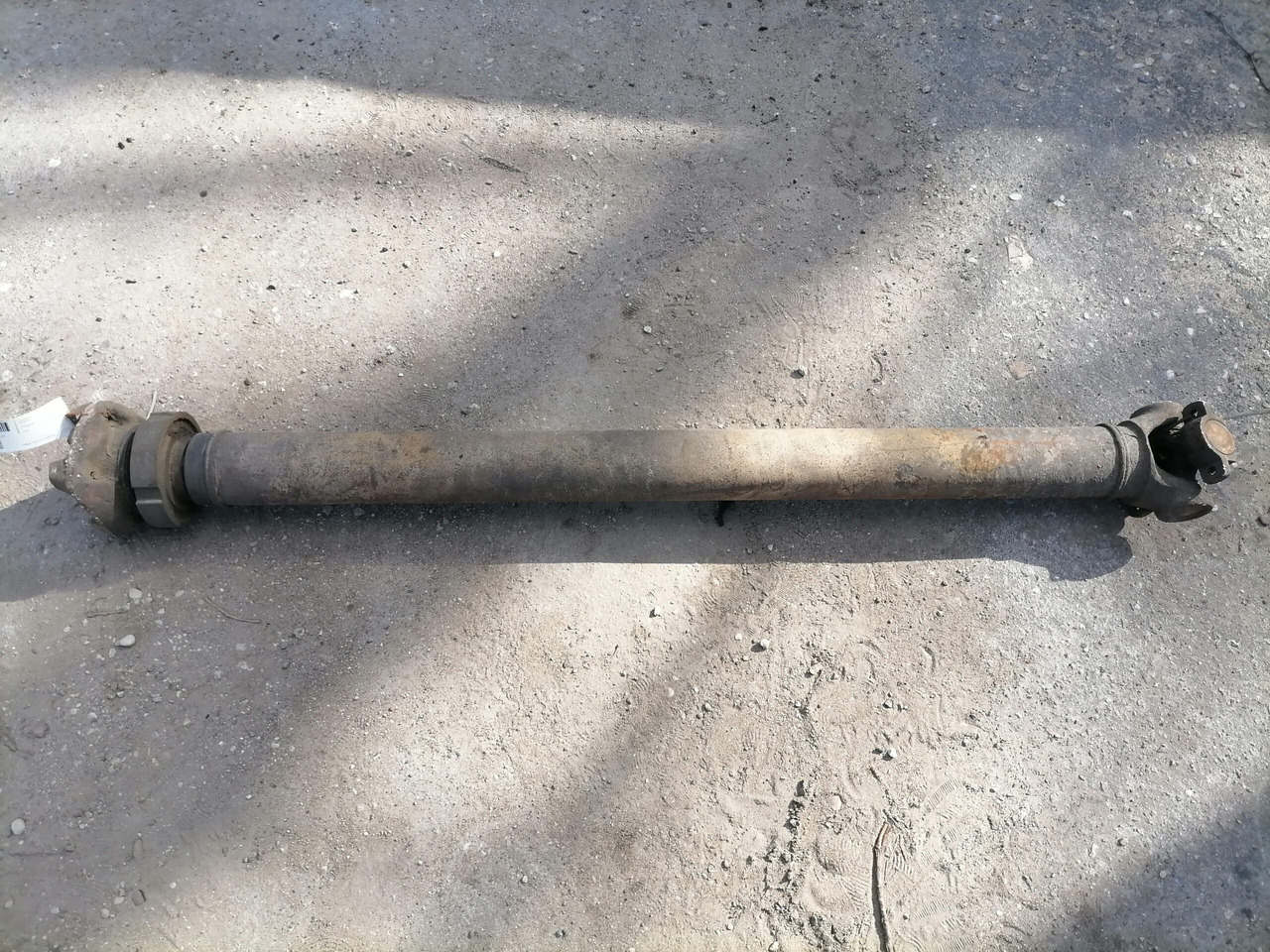 Scania Propeller shaft 1758609 - Árbol de transmisión para Camión: foto 2 Scania Propeller shaft 1758609 - Árbol de transmisión para Camión: foto 2