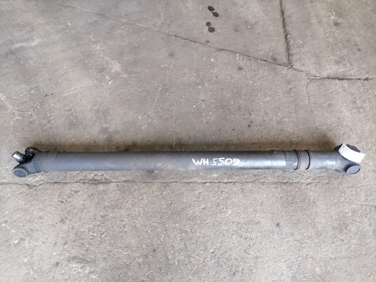 Scania Propeller shaft 1758616 - Árbol de transmisión para Camión: foto 2 Scania Propeller shaft 1758616 - Árbol de transmisión para Camión: foto 2