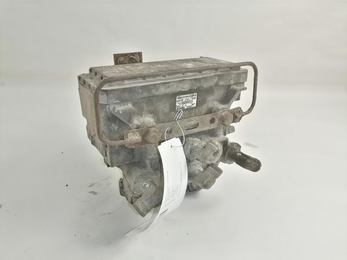 Scania Rear axel brake pressure control valve 1773677 - Válvula de freno para Camión: foto 2 Scania Rear axel brake pressure control valve 1773677 - Válvula de freno para Camión: foto 2