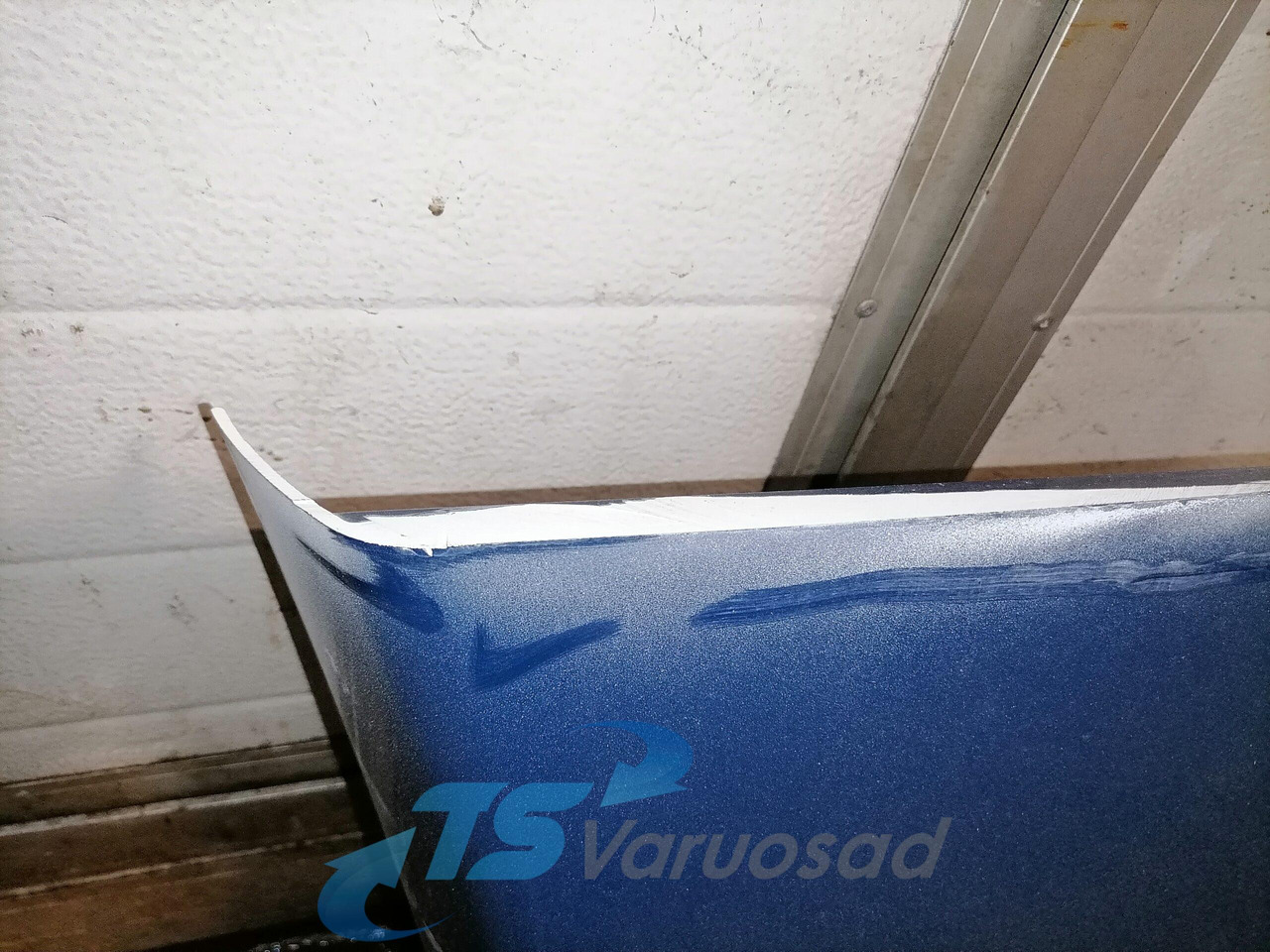 Scania Scania cab wind deflector, roof 1731083 - Aerodinámica/ Spoiler para Camión: foto 4 Scania Scania cab wind deflector, roof 1731083 - Aerodinámica/ Spoiler para Camión: foto 4