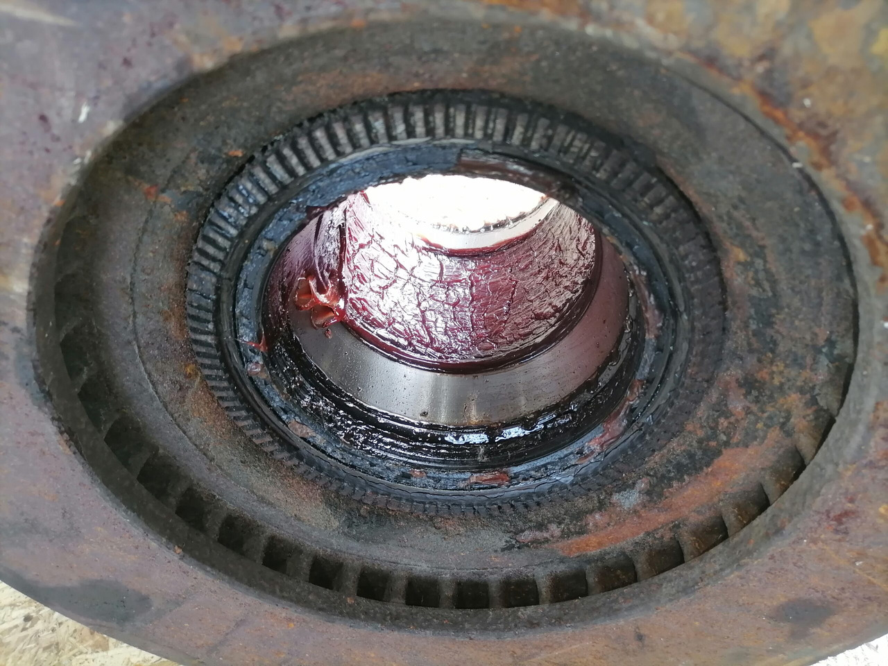 Scania Wheel hub 2290542 - Pieza universal para Camión: foto 4 Scania Wheel hub 2290542 - Pieza universal para Camión: foto 4