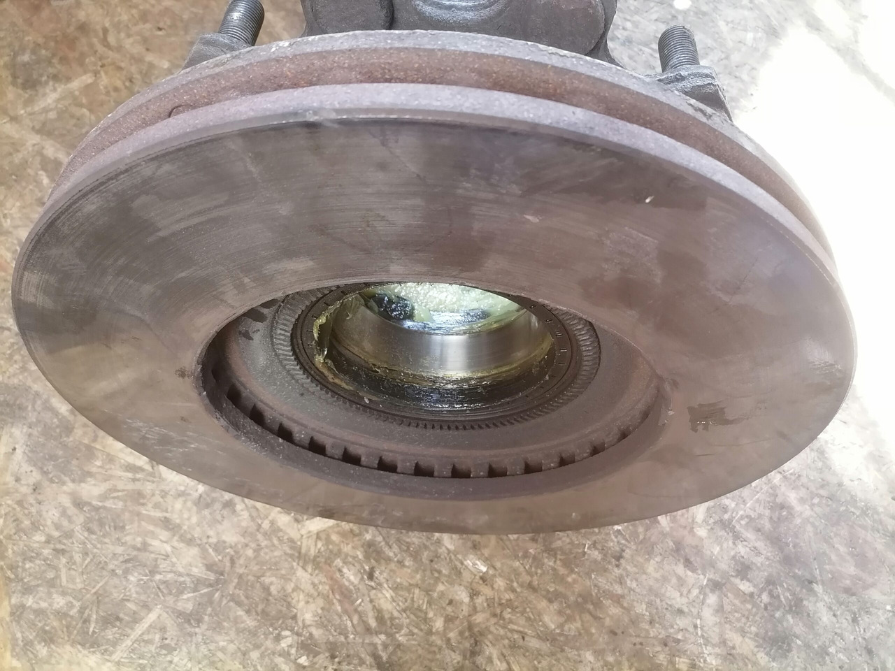 Scania Wheel hub 2290542 - Pieza universal para Camión: foto 3 Scania Wheel hub 2290542 - Pieza universal para Camión: foto 3
