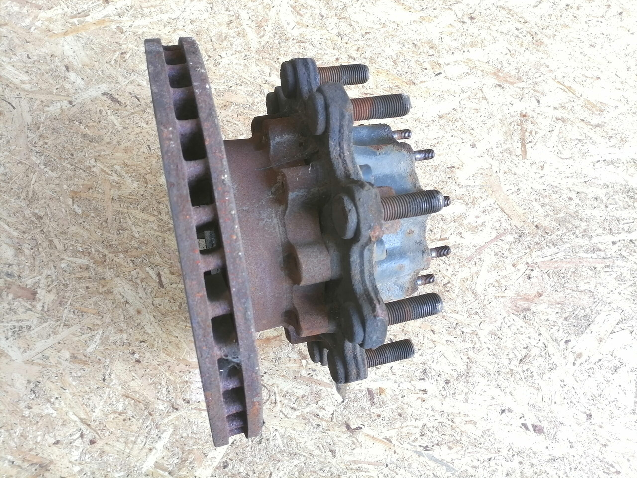 Scania Wheel hub 2290542 - Pieza universal para Camión: foto 3 Scania Wheel hub 2290542 - Pieza universal para Camión: foto 3