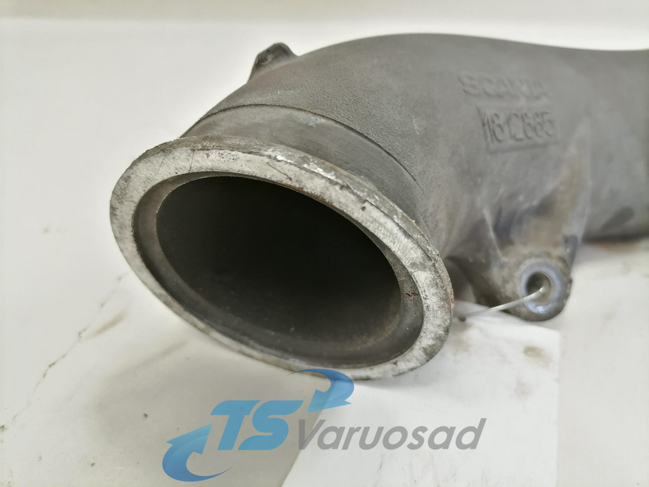 Scania intercooler pipe 1812885 - Intercooler para Camión: foto 4 Scania intercooler pipe 1812885 - Intercooler para Camión: foto 4