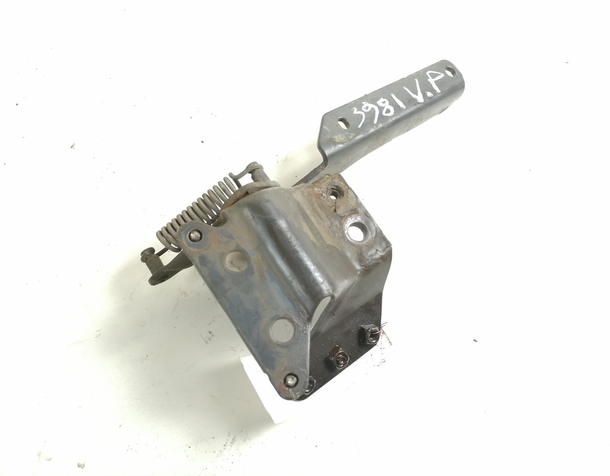 Scania lower grille carrier hinge 1785546 - Parrilla para Camión: foto 2 Scania lower grille carrier hinge 1785546 - Parrilla para Camión: foto 2