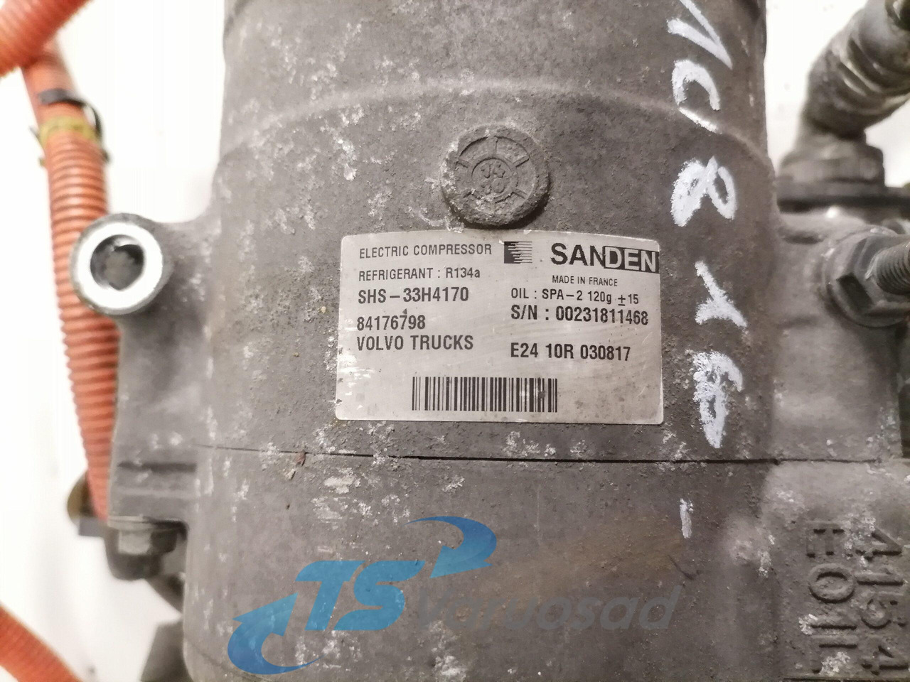 Volvo A/C compressor 84176798 - Calefacción/ Ventilación para Camión: foto 3 Volvo A/C compressor 84176798 - Calefacción/ Ventilación para Camión: foto 3