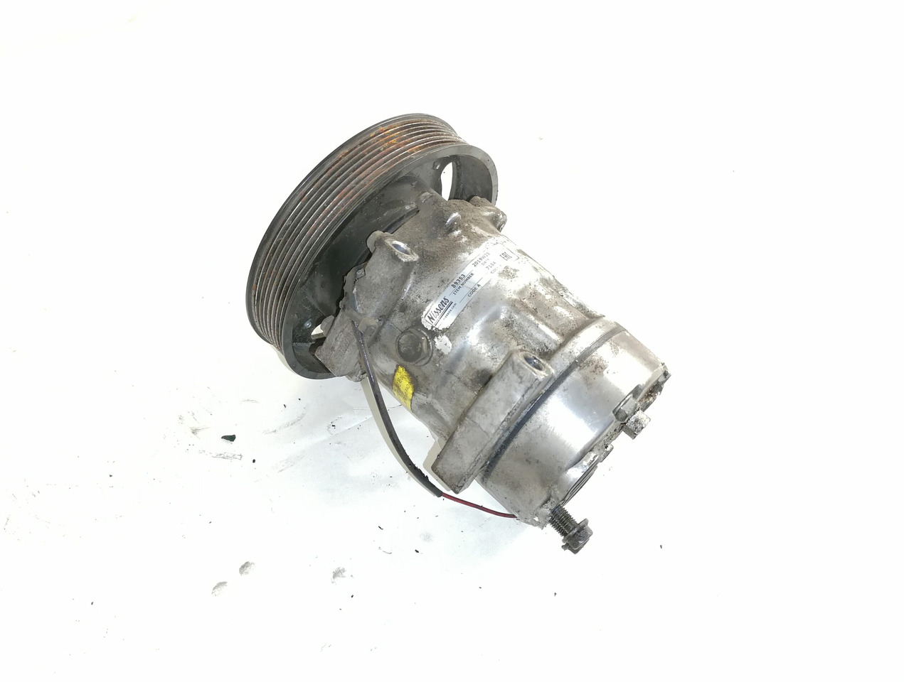 Volvo A/C compressor 89353 - Calefacción/ Ventilación para Camión: foto 1 Volvo A/C compressor 89353 - Calefacción/ Ventilación para Camión: foto 1