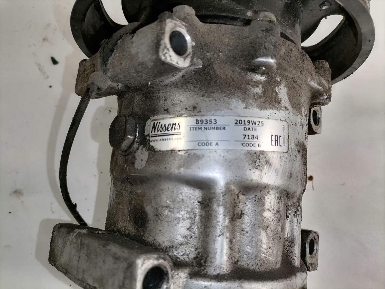 Volvo A/C compressor 89353 - Calefacción/ Ventilación para Camión: foto 4 Volvo A/C compressor 89353 - Calefacción/ Ventilación para Camión: foto 4