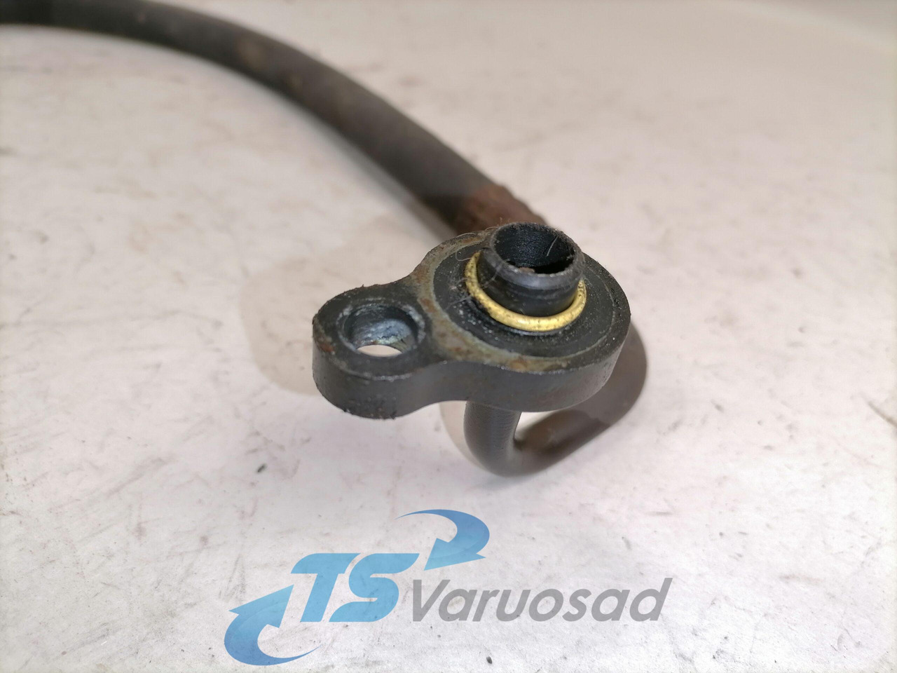 Volvo A/C pipe 20516062 - Calefacción/ Ventilación para Camión: foto 2 Volvo A/C pipe 20516062 - Calefacción/ Ventilación para Camión: foto 2