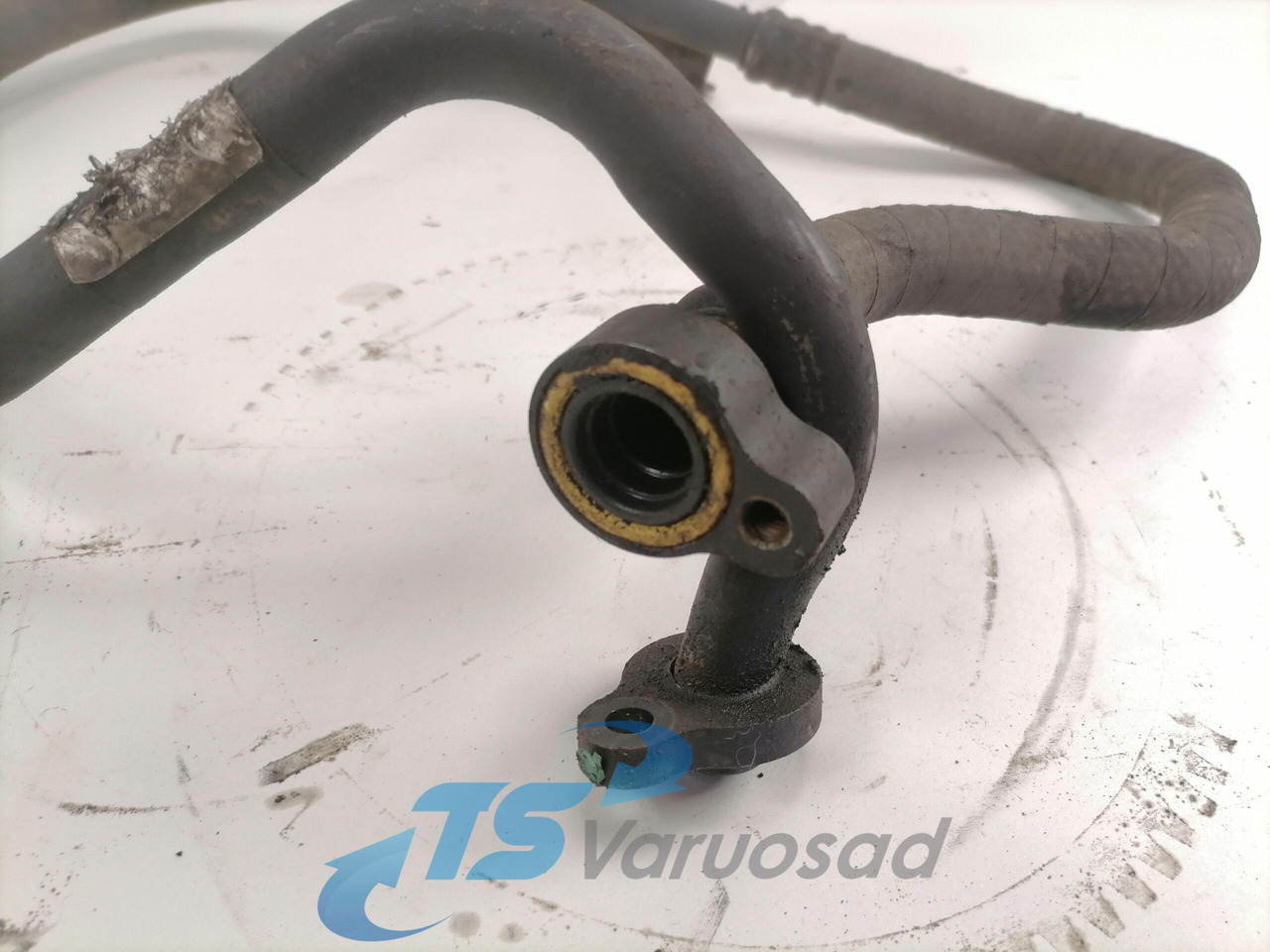 Volvo A/C pipe 20787443 - Calefacción/ Ventilación para Camión: foto 3 Volvo A/C pipe 20787443 - Calefacción/ Ventilación para Camión: foto 3