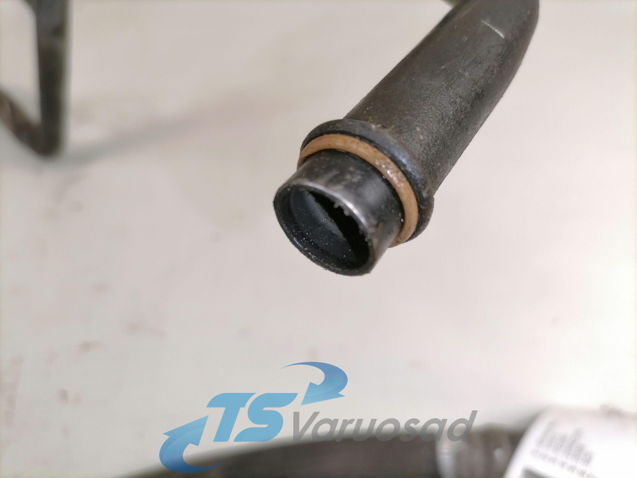 Volvo A/C pipe 20942519 - Calefacción/ Ventilación para Camión: foto 3 Volvo A/C pipe 20942519 - Calefacción/ Ventilación para Camión: foto 3