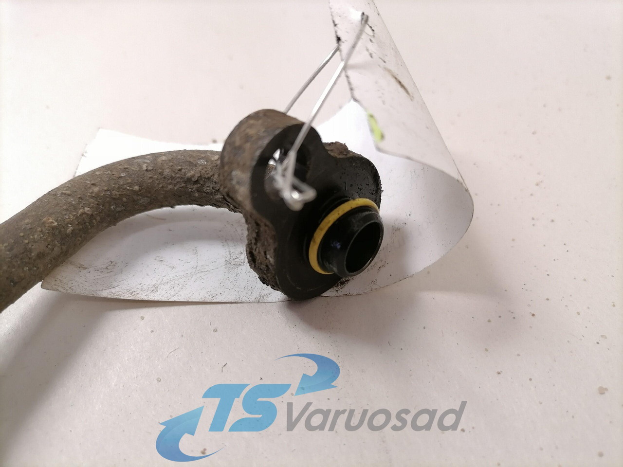 Volvo A/C pipe 82119539 - Calefacción/ Ventilación para Camión: foto 2 Volvo A/C pipe 82119539 - Calefacción/ Ventilación para Camión: foto 2