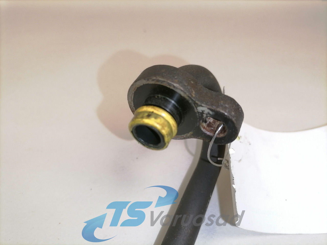 Volvo A/C pipe 82499193 - Calefacción/ Ventilación para Camión: foto 4 Volvo A/C pipe 82499193 - Calefacción/ Ventilación para Camión: foto 4