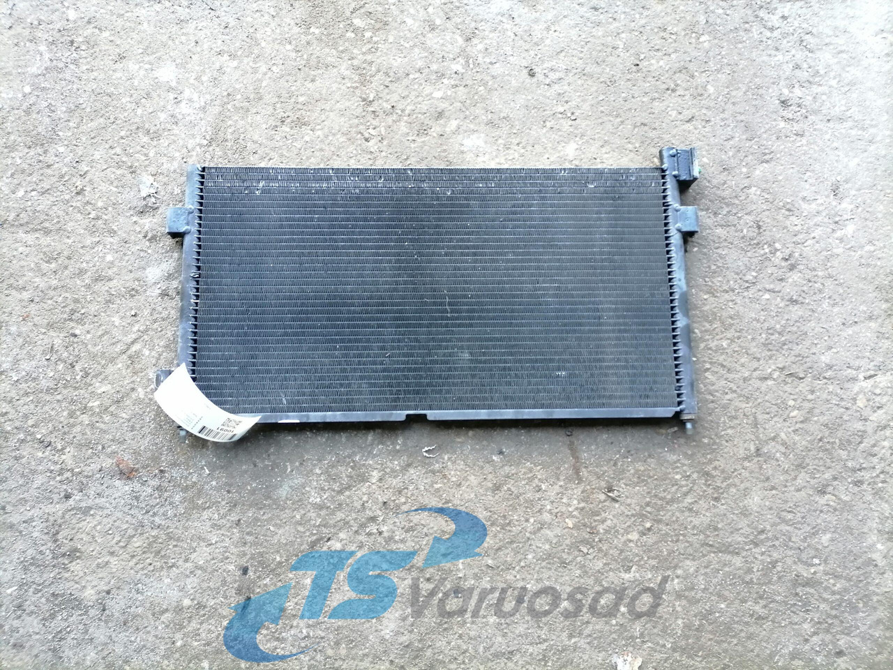 Volvo A/C radiator 21086304 - Calefacción/ Ventilación para Camión: foto 2 Volvo A/C radiator 21086304 - Calefacción/ Ventilación para Camión: foto 2