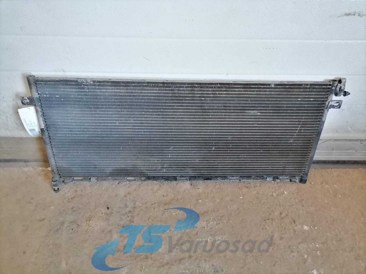 Volvo A/C radiator 22212982 - Calefacción/ Ventilación para Camión: foto 2 Volvo A/C radiator 22212982 - Calefacción/ Ventilación para Camión: foto 2