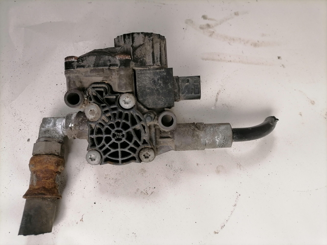 Volvo ABS brake valve 21327360 - Válvula de freno para Camión: foto 1 Volvo ABS brake valve 21327360 - Válvula de freno para Camión: foto 1