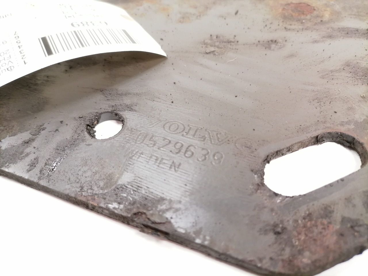 Volvo Air dryer carrier plate 20529639 - Válvula de freno para Camión: foto 3 Volvo Air dryer carrier plate 20529639 - Válvula de freno para Camión: foto 3