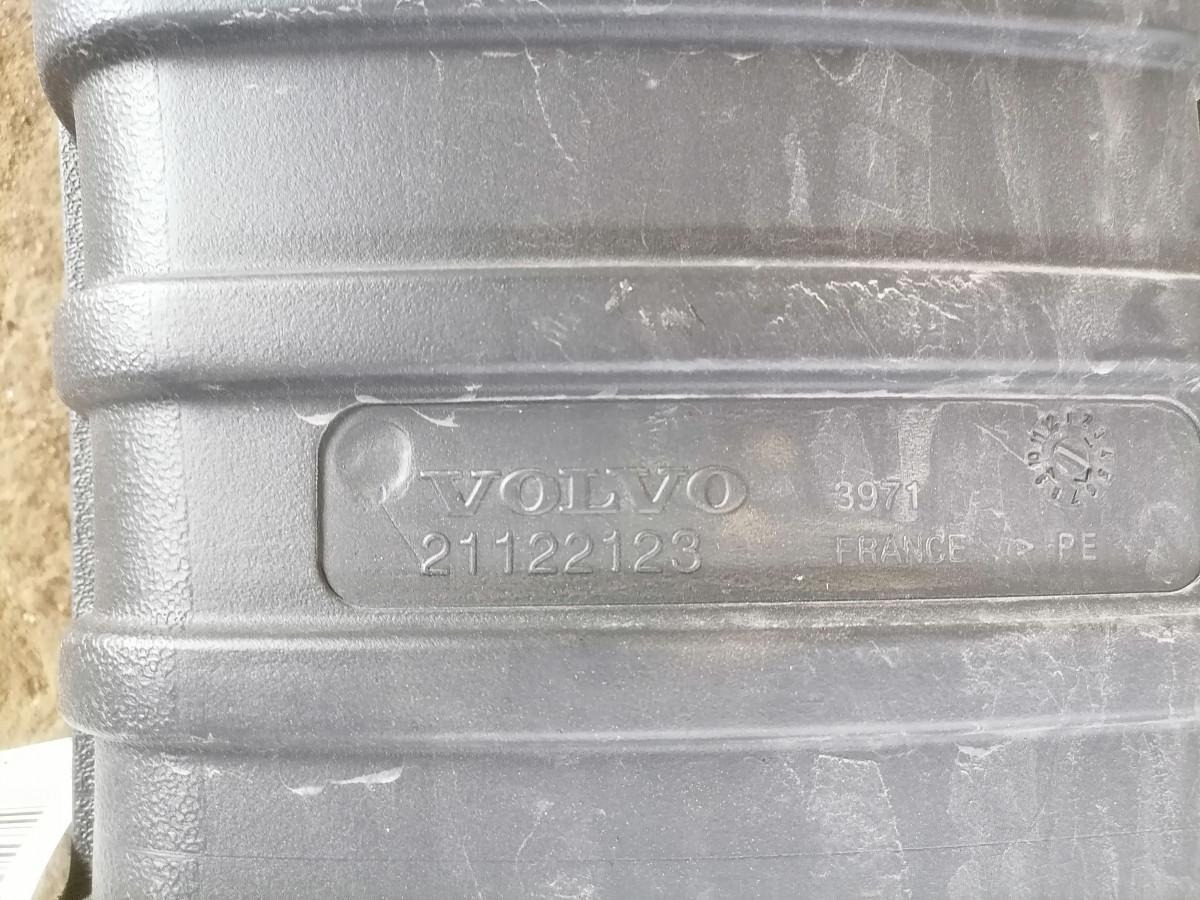 Volvo Air intake 21122123 - Sistema de admisión de aire para Camión: foto 5 Volvo Air intake 21122123 - Sistema de admisión de aire para Camión: foto 5
