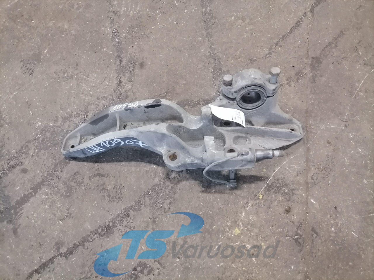 Volvo Air suspension bracket 21196819 - Eje y piezas para Camión: foto 1 Volvo Air suspension bracket 21196819 - Eje y piezas para Camión: foto 1