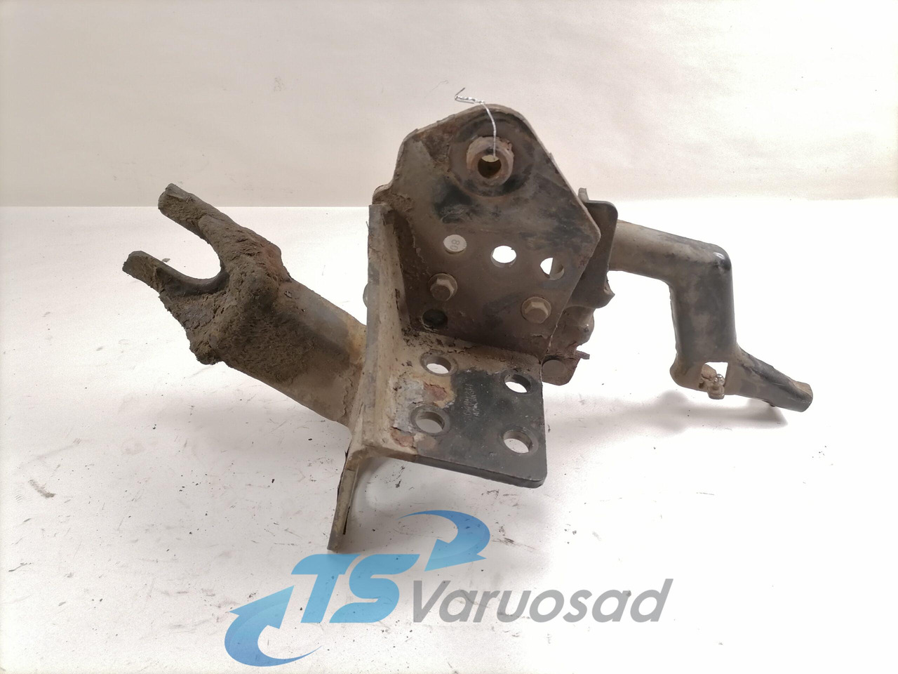 Volvo Bumper bracket 20499241 - Parachoques para Camión: foto 2 Volvo Bumper bracket 20499241 - Parachoques para Camión: foto 2
