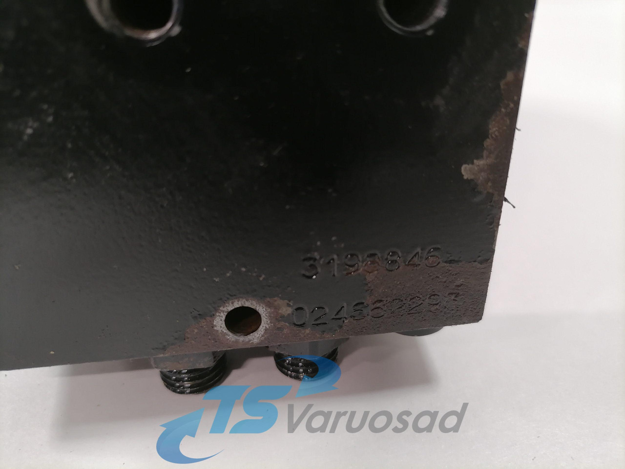 Volvo Cab tilting pump 3198846 - Suspensión de cabina para Camión: foto 4 Volvo Cab tilting pump 3198846 - Suspensión de cabina para Camión: foto 4