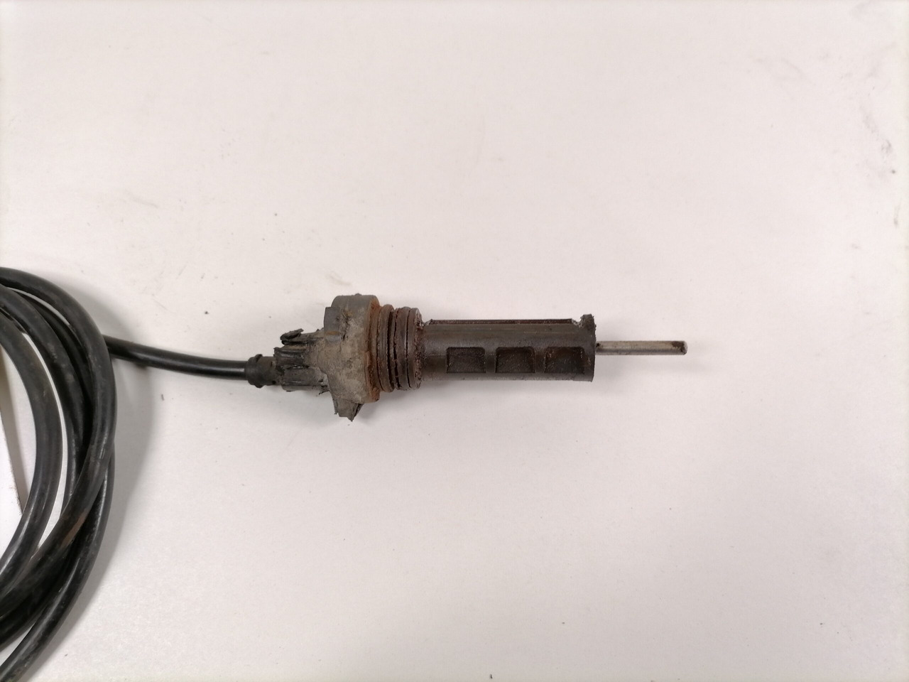 Volvo Cable, brake pad 20526766 - Piezas de freno para Camión: foto 2 Volvo Cable, brake pad 20526766 - Piezas de freno para Camión: foto 2