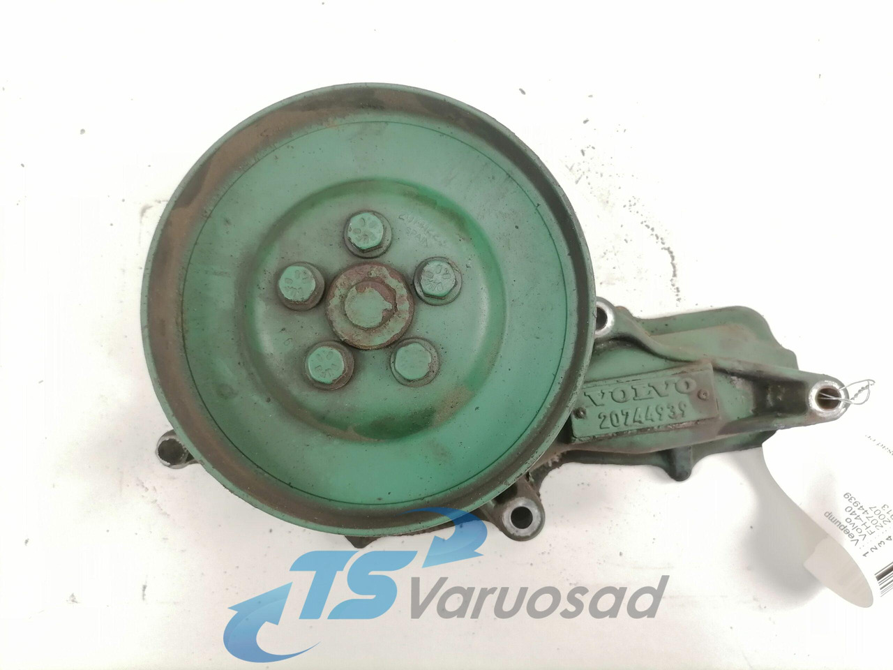 Volvo Cooling pump 20744939 - Bomba de refrigerante para Camión: foto 2 Volvo Cooling pump 20744939 - Bomba de refrigerante para Camión: foto 2