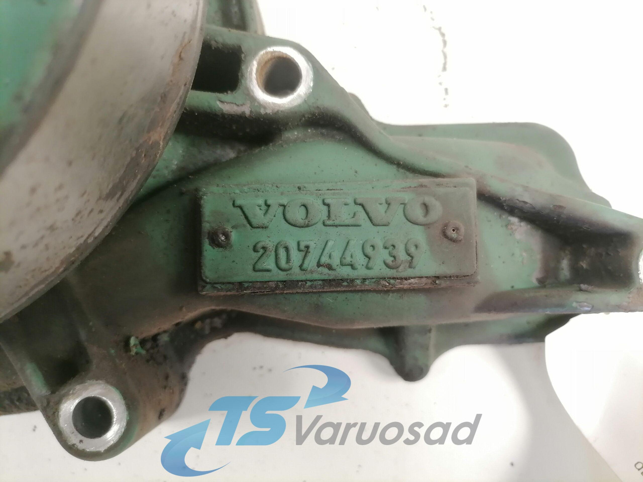 Volvo Cooling pump 20744939 - Bomba de refrigerante para Camión: foto 3 Volvo Cooling pump 20744939 - Bomba de refrigerante para Camión: foto 3